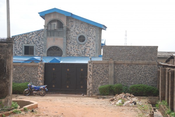 DADDY SHOWKEY'S HOUSE