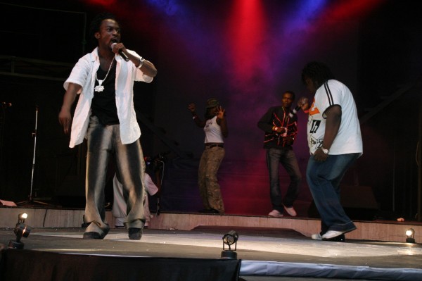 Lord of Ajasa alongside 2Phat performing at the HHW Awards 2006