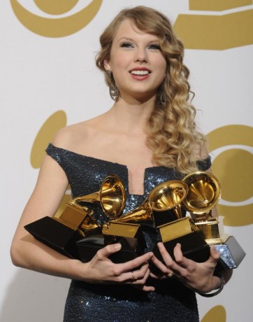 Taylor-Swift-wins-four-Grammys-at-the-52nd-Annual-Grammy-Awards