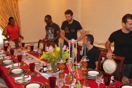 Darey about to have breakfast with the first lady