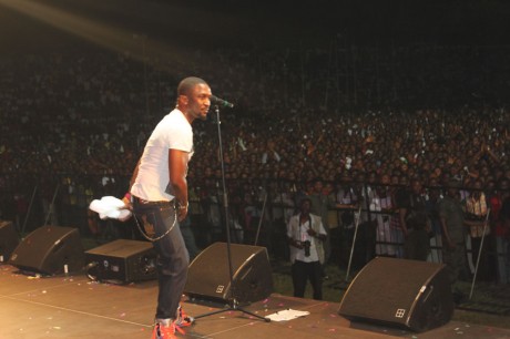 Darey thrills the crowd