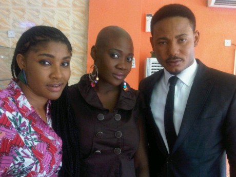 Mercy spots her new look with fellow actors Artus Frank and Angela Okorie
