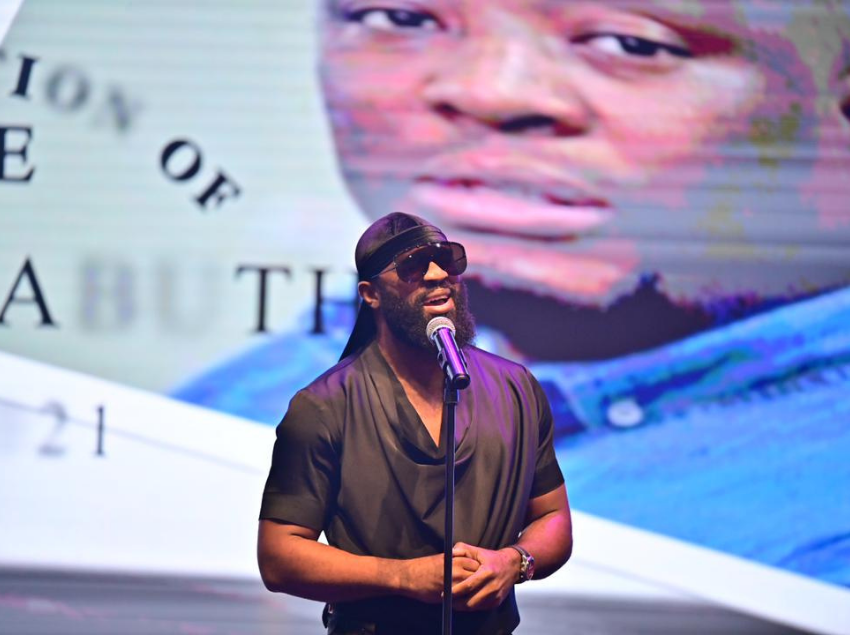 Praiz at Martin Mabutho Memorial